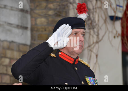 Londres, Royaume-Uni. 27 novembre 2013. Les officiers et soldats du 1er bataillon du régiment Z Company commencent leur parade retour à la maison à Balham. Credit : Voir Li/Alamy Live News Banque D'Images