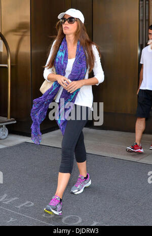 Sophia Vergara Célébrités quittent leur hôtel de Manhattan New York City, USA - 08.06.12 Banque D'Images