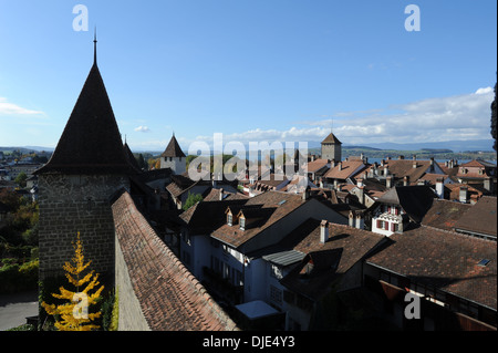 Toits et tour de Morat à Fribourg Banque D'Images