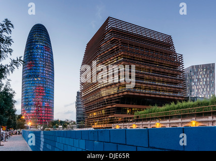 Torre Agbar, les sièges sociaux de la CMT, architecture moderne, Barcelone, Espagne