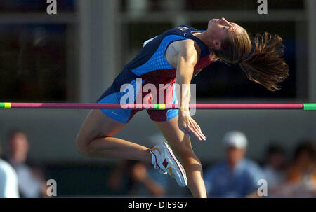 Jul 09, 2004 ; Los Angeles, CA, USA ; TIFFANY LOTT HOGAN en concurrence dans l'heptathlon Femmes Saut sur le premier jour de la piste américaine de 2004 et les essais sur le terrain au stade de Hornet. Banque D'Images