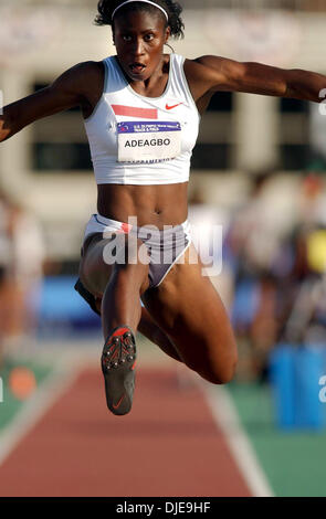 Jul 09, 2004 ; Los Angeles, CA, USA ; SIMIDELE ADEAGBO sauts dans la ronde préliminaire des triple sur le premier jour de la piste américaine de 2004 et les essais sur le terrain au stade de Hornet. Banque D'Images