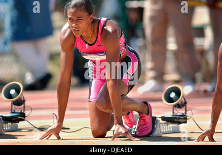 Jul 09, 2004 ; Los Angeles, CA, USA ; Marion Jones a l'air en bas de la voie avant de commencer la journée à 100 mètres sur deux de la voie américaine de 2004 et les essais sur le terrain au stade de Hornet. Banque D'Images