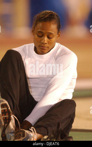 Jul 12, 2004 ; Los Angeles, CA, USA ; Marion Jones placé à la 8ème place du saut en longueur femmes (vérifier que le sport) sur le quatrième jour de la piste américaine de 2004 et les essais sur le terrain au stade de Hornet. Banque D'Images