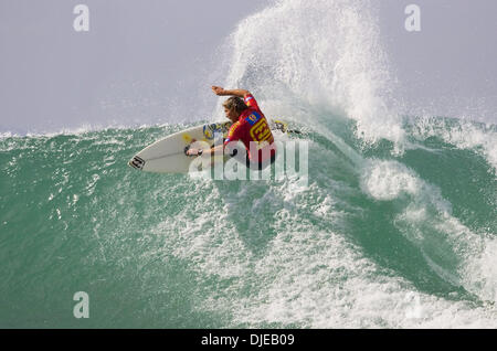 Jul 14, 2004 ; Jeffreys Bay, Eastern Cape, Afrique du Sud ; Champion trois fois champion du monde ASP ANDY IRONS (Kauai Hawaii, USA) sera dehors pour défendre son titre au WCT Billabong Pro Supertubes, Jeffreys Bay (Afrique du Sud) cette semaine. Le Billabong Pro s'avérera cruciale dans la course pour ce yearÕs ASP World Title après les notes ouvertes lorsque les cinq premiers surfeurs ensemencées tumbled o Banque D'Images