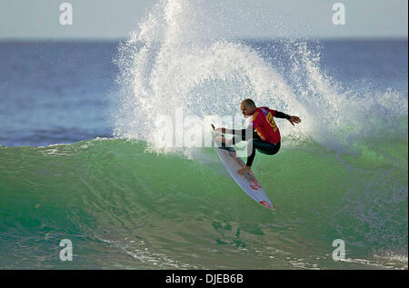 Mai 17, 2004 ; Jeffreys Bay, Eastern Cape, Afrique du Sud ; JAKE PATERSON éliminé Kalani Robb (Haw) en trois rondes de la Billabong Pro à Jeffreys Bay, Afrique du Sud aujourd'hui. Paterson avancé pour la quatrième ronde. Banque D'Images