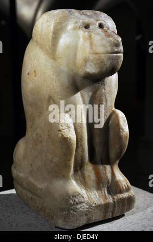 Le babouin. Personnage assis avec le cartouche du roi Narmer. I. Dynastie Début période dynastique. 3000 BC. La calcite et de l'albâtre. Banque D'Images