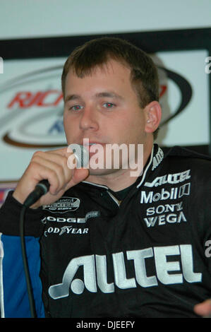 10 Sep 2004, Richmond, VA, USA ; Chevy Rock and Roll pole gagnant Ryan Newman au Richmond International Raceway. Banque D'Images