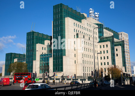 MI6 Building à Vauxhall - London UK Banque D'Images