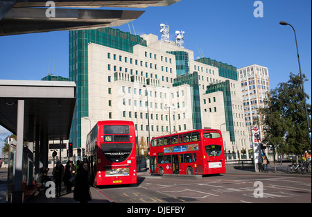 MI6 Building à Vauxhall - London UK Banque D'Images