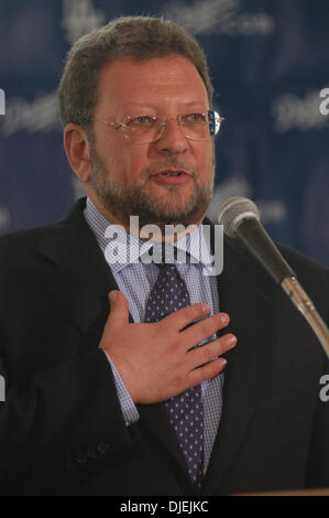 Nov 22, 2004 ; Los Angeles, CA, USA ; Emmy CHARLEY radiodiffuseur STEINER, un ancien d'ESPN/reporter et New York Yankees diffuseur, en conférence de presse au club des Dodgers de Los Angeles. Les Dodgers ont nommé Steiner comme l'équipe la plus récente du radiodiffuseur pour la télévision et à la radio en 2005. Banque D'Images