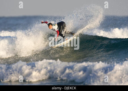 Sep 06, 2007 - Santander, Espagne - Sofia Mulanovich (Lima, Pérou) (photo) recherche avancée directement dans la ronde 3 de la Rip Curl Girls Festival ce matin à Liencres, Santander, Espagne. Mulanovich surfé sur la première épreuve de la matinée et a affiché le plus haut score de la chaleur de la ronde 1 avec un total de 16,75 (sur un total possible de 20 points) à l'encontre d''ancien combattant Melanie Redman-Carr (Aus) et Mela Banque D'Images