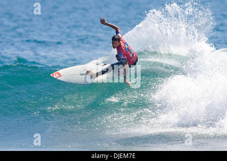 Sep 09, 2007 - San Clemente, CA, USA - JEREMY FLORES (France) a affiché un solide gagner plus de Brésiliens Bernardo Miranda et Victor Ribas à la ronde 1. Flores avancé à la ronde 3, à l'écart ses adversaires à la mort soudaine de la deuxième ronde. Le Boost Mobile Pro est le sixième événement sur le favorise l'ASP World Tour et dispose le top 45 surfers dans le monde et trois jokers. Le Boost Mobile Pro t Banque D'Images