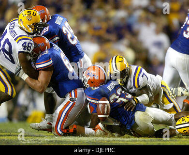 Oct 06, 2007 - Baton Rouge, Louisiana, USA - Floride d'utiliser de nouveau KESTAHN fumbles Moore dans la deuxième moitié de Baton Rouge, Louisiane. (Crédit Image : © Damon Higgins/Palm Beach Post/ZUMA Press) RESTRICTIONS : USA DROITS Tabloïd OUT ! Banque D'Images