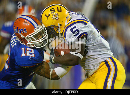 Oct 06, 2007 - Baton Rouge, Louisiana, USA - Florida's JOE HADEN vient jusqu'à s'arrêter sur l'Keiland LSU Williams de Baton Rouge, Louisiane. (Crédit Image : © Damon Higgins/Palm Beach Post/ZUMA Press) RESTRICTIONS : USA DROITS Tabloïd OUT ! Banque D'Images