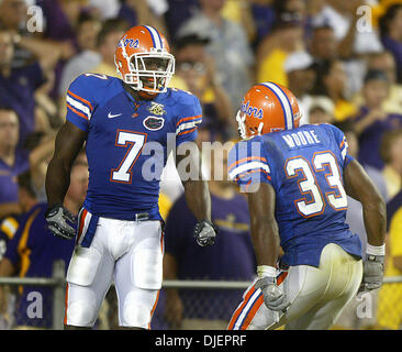 Oct 06, 2007 - Baton Rouge, Louisiana, USA - CORNELIUS INGRAM célèbre après le toucher des roues de réception de TIM TEBOW en deuxième moitié de Tiger Stadium de Baton Rouge, Louisiane. (Crédit Image : © Damon Higgins/Palm Beach Post/ZUMA Press) RESTRICTIONS : USA DROITS Tabloïd OUT ! Banque D'Images