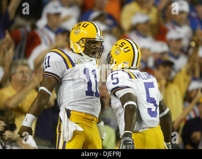 Oct 06, 2007 - Baton Rouge, Louisiana, USA - RYAN PERRILLOUX, backup quarterback pour LSU célèbre après un premier semestre au Tiger Stadium de toucher des roues à Bâton Rouge, en Louisiane. (Crédit Image : © Damon Higgins/Palm Beach Post/ZUMA Press) RESTRICTIONS : USA DROITS Tabloïd OUT ! Banque D'Images