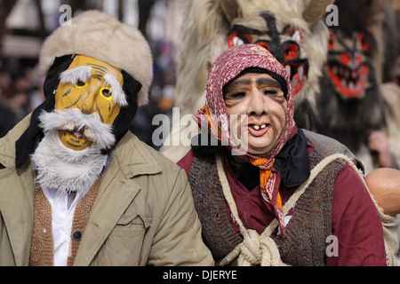 Festival International des Jeux de la mascarade Surva dans Pernik, Bulgarie. Banque D'Images