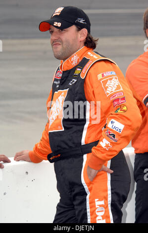 19 octobre 2007 - Martinsville, VA, USA - Pilote Nascar Nextel Cup Tony Stewart conducteur du Home Depot Chevrolet pendant les qualifications pour le métro 500 qui a eu lieu à l'Martinsville Speedway. (Crédit Image : © Jason Moore/ZUMA Press) Banque D'Images