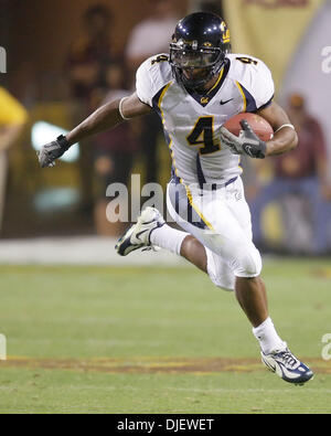 27 octobre 2007 - Tempe, AZ ..Jahvid Best # 4 de l'Ours d'or de la Californie dans l'action contre l'Arizona State Sun Devils au Sun Devil Stadium de Tempe, Arizona. Max Simbron/CSM..les Sun Devils défait les Golden Bears 31-20 (crédit Image : © Max Simbron/Cal Sport Media) Banque D'Images