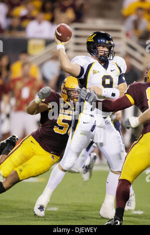 27 octobre 2007 - Tempe, AZ ..Nate Longshore # 9 de l'Ours d'or de la Californie dans l'action contre l'Arizona State Sun Devils au Sun Devil Stadium de Tempe, Arizona. Max Simbron/CSM..les Sun Devils défait les Golden Bears 31-20 (crédit Image : © Max Simbron/Cal Sport Media) Banque D'Images