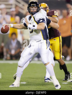 27 octobre 2007 - Tempe, AZ ..Nate Longshore # 9 de l'Ours d'or de la Californie dans l'action contre l'Arizona State Sun Devils au Sun Devil Stadium de Tempe, Arizona. Max Simbron/CSM..les Sun Devils défait les Golden Bears 31-20 (crédit Image : © Max Simbron/Cal Sport Media) Banque D'Images