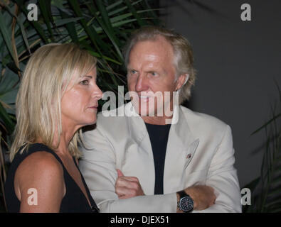 Nov 02, 2007 - Boca Raton, Floride, USA - Greg Norman et Chris Evert en 2007 Chris Evert Raymond James Pro Celebrity Tennis Classic cocktail à la Boca Hotel and Resort. (Crédit Image : © Susan Mullane/ZUMA Press) Banque D'Images