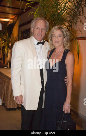 Nov 02, 2007 - Boca Raton, Floride, USA - Greg Norman et Chris Evert en 2007 Chris Evert Raymond James Pro Celebrity Tennis Classic Gala à la Boca Hotel and Resort. (Crédit Image : © Susan Mullane/ZUMA Press) Banque D'Images