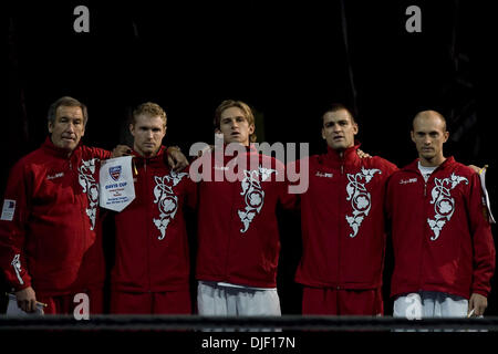 Dec 01, 2007 - Portland, Oregon, USA - La Fédération de l'équipe de Coupe Davis de l'équipe, coach, Shamil Tarpischev, DMITRY TURSUNOV, Igor Andreev, Mikhail Youzhny et Nikolay Davydenko, à la cérémonie d'ouverture de la finale de la Coupe Davis 2007. (Crédit Image : © Susan Mullane/ZUMA Press) Banque D'Images