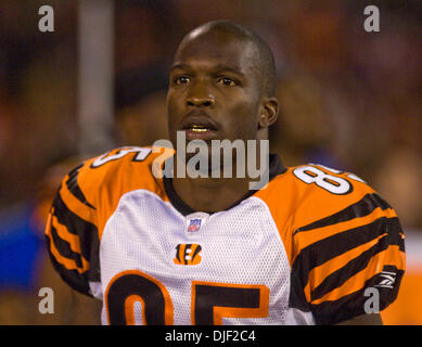 15 déc., 2007 - San Francisco, Californie, États-Unis - San Francisco 49ers vs Cincinnati Bengals à Monster Park. Cincinnati Bengals le receveur Chad Johnson # 85 sur la touche. (Crédit : © Al Golub/ZUMApress.com) Banque D'Images