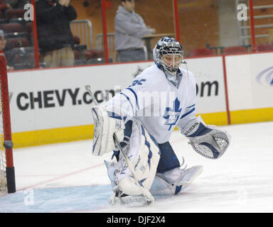 Dec 18, 2007 - Raleigh, Caroline du Nord, USA - le gardien des Maple Leafs de Toronto (35) l'objectif des gardiens de VESA TOSKALA comme les Hurricanes de la Caroline a battu les Maple Leafs de Toronto 3-2 comme ils ont joué le RBC Center situé à Raleigh. (Crédit Image : © Jason Moore/ZUMA Press) Banque D'Images
