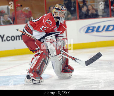 Dec 18, 2007 - Raleigh, Caroline du Nord, USA - le gardien des Hurricanes de la Caroline (47) JOHN GRAHAME garde l'objectif que les Hurricanes de la Caroline a battu les Maple Leafs de Toronto 3-2 comme ils ont joué le RBC Center situé à Raleigh. (Crédit Image : © Jason Moore/ZUMA Press) Banque D'Images