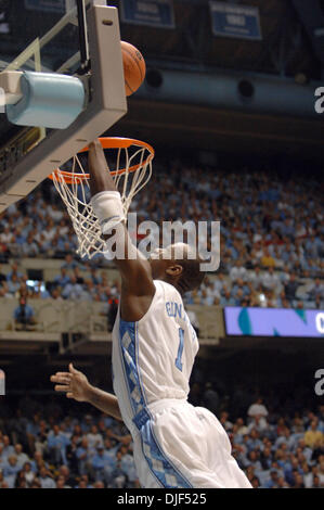 Jan 12, 2008 - Chapel Hill, North Carolina, USA - Carolina Tarheels (1) Marcus Ginyard comme l'Université de Caroline du Nord Tarheels défait les North Carolina State Wolfpack 93-63 comme ils ont joué le Dean Smith Center situé à Chapel Hill. (Crédit Image : © Jason Moore/ZUMA Press) Banque D'Images