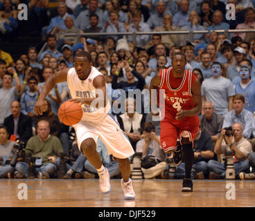 Jan 12, 2008 - Chapel Hill, North Carolina, USA - Carolina Tarheels (5) TY LAWSON comme l'Université de Caroline du Nord Tarheels défait les North Carolina State Wolfpack 93-63 comme ils ont joué le Dean Smith Center situé à Chapel Hill. (Crédit Image : © Jason Moore/ZUMA Press) Banque D'Images