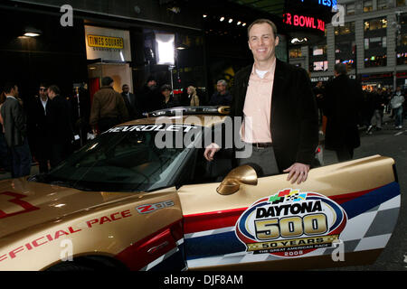 Feb 05, 2008 - Manhattan, New York, USA - La défense de Champion du Daytona 500/pilote de la n°29 Kevin Harvick Chevrolet Pennzoil Shell débute le 50e anniversaire de 'The Great American Race" à New York à Times Square. Kevin Harvick a remporté Daytona 500 de l'année dernière dans l'un des plus proches et des finitions plus passionnante dans l'histoire de cette prestigieuse course. Le 50ème Daytona 500, sur Banque D'Images