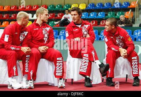 Feb 07, 2008 - Moscou, Russie - La Russie accueille la Coupe Davis 2008 à Moscou. La Russie jouera contre la Serbie. Photo : Fédération de joueurs (L-R) NIKOLAI DAVYDENKO, DMITRY TURSUNOV, Marat Safin, Mikhail Youzhny. (Crédit Image : © PhotoXpress/ZUMA Press) RESTRICTIONS : * l'Amérique du Nord et du sud de l'homme seulement * Banque D'Images