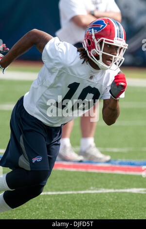 Le receveur recrue Buffalo Bills Naaman Roosevelt (# 18) au cours d'un événement au minicamp Ralph Wilson Stadium in orchard Park, New York. (Crédit Image : © Mark Konezny/ZUMApress.com) Southcreek/mondial Banque D'Images