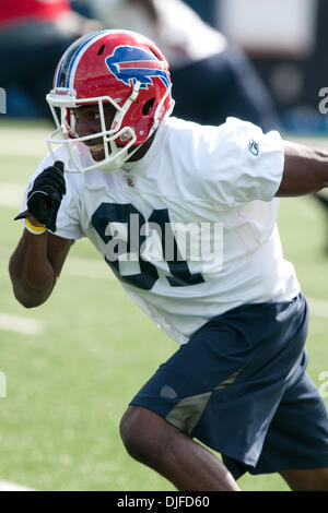 Buffalo Bills rookie wide receiver Marcus Easley (# 81) au cours d'un événement minicamp au Ralph Wilson Stadium in orchard Park, New York. (Crédit Image : © Mark Konezny/ZUMApress.com) Southcreek/mondial Banque D'Images