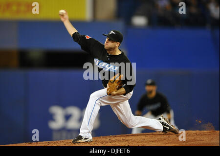 06 juin 2010 - Toronto, Ontario, Canada - 06 juin 2010 : le lanceur partant des Blue Jays de Toronto Brandon Morrow (23) est perçue lors du pitching dimanche d'un match de baseball, où les Yankees de New York a défait les Blue Jays de Toronto 4-3, au Centre Rogers à Toronto, Ontario. (Crédit Image : © Adrian Gauthier/ZUMApress.com) Southcreek/mondial Banque D'Images