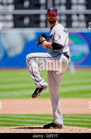 6 juin 2010 : le lanceur partant des Twins de Minnesota Nick Blackburn (53) en action pendant le match entre l'Oakland A's et les Twins du Minnesota au Oakland-Alameda County Coliseum à Oakland CA. L'un défait les jumeaux 5-4. (Crédit Image : © Damon Tarver/global/ZUMApress.com) Southcreek Banque D'Images