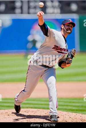 6 juin 2010 : le lanceur partant des Twins de Minnesota Nick Blackburn (53) en action pendant le match entre l'Oakland A's et les Twins du Minnesota au Oakland-Alameda County Coliseum à Oakland CA. L'un défait les jumeaux 5-4. (Crédit Image : © Damon Tarver/global/ZUMApress.com) Southcreek Banque D'Images