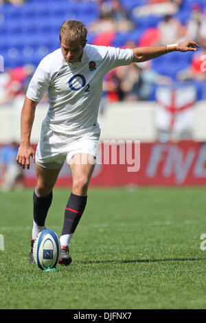 England Saxons Flyhalf Stephen Myler (# 10) sur une pénalité. L'Angleterre a défait le Canada de Saxon 38-18 dans le jeu joué au Churchill Cup, Harrison, New Jersey. (Crédit Image : © Anthony Gruppuso/ZUMApress.com) Southcreek/mondial Banque D'Images