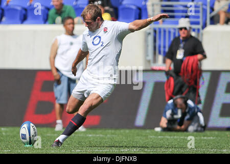 England Saxons Flyhalf Stephen Myler (# 10) sur une pénalité. L'Angleterre a défait le Canada de Saxon 38-18 dans le jeu joué au Churchill Cup, Harrison, New Jersey. (Crédit Image : © Anthony Gruppuso/ZUMApress.com) Southcreek/mondial Banque D'Images