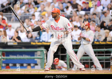 01 juillet 2010 - Pittsburgh, PA, États-Unis - 01 juillet 2010 : Philadelphia Phillies' 1B Ryan Howard (6) est à la hauteur de l'attente de la plaque en sixième manche entre les pirates et les Phillies au PNC Park à Pittsburgh, PA...Les Pirates battre les Phillies par un score de 3-2..Crédit obligatoire : Dean Beattie / Southcreek Global Media (Image Crédit : © Dean Beattie/global/Southcreek ZUMA Banque D'Images