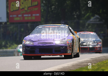 03 juillet 2010 - Lakeville, Connecticut, États-Unis - 03 juillet 2010 : Scott Bouley (26) sort de la west bend pendant la K&N 100 à Lime Rock Park à Lakeville, Connecticut. (Crédit Image : © Geoff Bolte/ZUMApress.com) Southcreek/mondial Banque D'Images