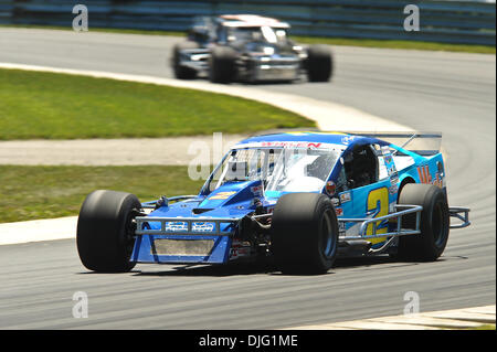 03 juillet 2010 - Lakeville, Connecticut, États-Unis - 03 juillet 2010 : Todd Szegedy (2) au cours de la Lime Rock 100 à Lime Rock Park à Lakeville, Connecticut. (Crédit Image : © Geoff Bolte/ZUMApress.com) Southcreek/mondial Banque D'Images