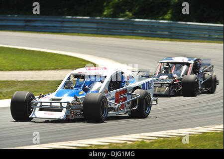 03 juillet 2010 - Lakeville, Connecticut, États-Unis - 03 juillet 2010 : Ron Silk (6) lors de la Lime Rock 100 à Lime Rock Park à Lakeville, Connecticut. (Crédit Image : © Geoff Bolte/ZUMApress.com) Southcreek/mondial Banque D'Images