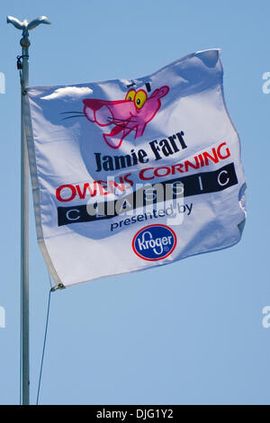 03 juillet 2010 - Sylvania, Ohio, USA - 3 juillet 2010 : Tournoi, je vois des drapeaux sur les tribunes à la # 18 vert pendant la troisième série de jouer de l'Jamie Farr Owens Corning Classic présenté par Kroger aux Highland Meadows Golf Club à Sylvania (Ohio). Crédit obligatoire . : Scott W. Grau / Southcreek Global (Image Crédit : © Southcreek/ZUMApress.com) mondial Banque D'Images