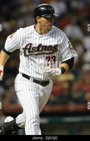 Astros de Houston lanceur Chris Johnson bouscule vers le bas la ligne d'abord. Les Astros de Houston défait les Pirates de Pittsburgh 6 - 3 au Minute Maid Park, Houston, Texas. (Crédit Image : © Luis Leyva/ZUMApress.com) Southcreek/mondial Banque D'Images