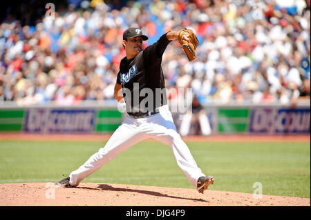 10 juillet 2010 - Toronto, Ontario, Canada - 10 juillet 2010 : lors du samedi d'un match de baseball, les Blue Jays de Toronto a défait les Red Sox de Boston 9 - 5 au Centre Rogers à Toronto, Ontario..Crédit obligatoire : Geoff Bolte / Southcreek Global (Image Crédit : © Southcreek/ZUMApress.com) mondial Banque D'Images